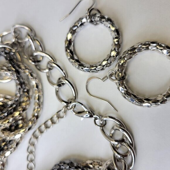 Chunky Silver Tone Choker Chain Link Necklace and Earrings Set - Picture 6 of 12